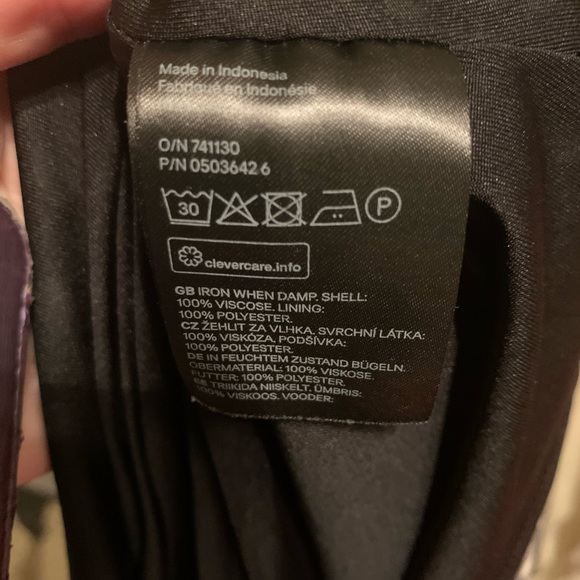 Comfortable Black & White Polkadot Maternity Dress - Picture 4 of 9